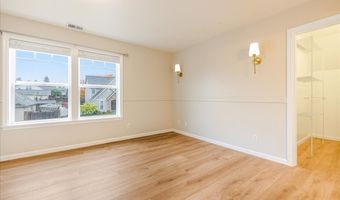 20870 YOSEMITE St NE, Aurora, OR 97002