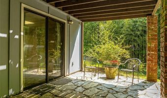 5 Hillcrest Rd E, Asheville, NC 28804