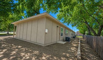 412 W Franklin St, Alvord, TX 76225