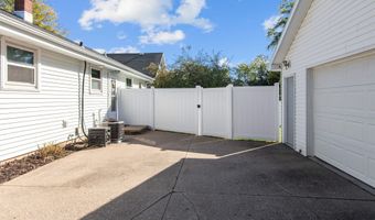 1343 W FRANKLIN St, Appleton, WI 54914