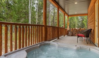 9 PINE St, Alpine, WY 83128