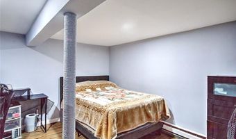 8 Ashby St, Johnston, RI 02919