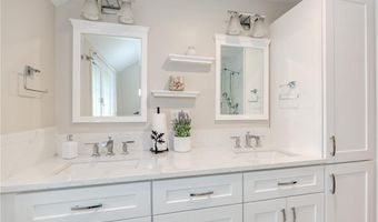 7 White Birch Rd, Cranston, RI 02920