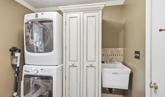 2316 Woodview Ct, Ashland, OH 44805