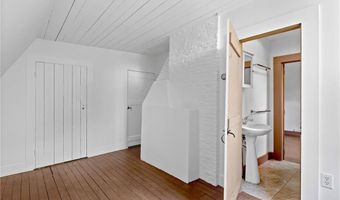 57 Farewell St, Newport, RI 02840