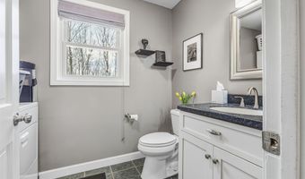 9 Mosher Dr, Brookline, NH 03033