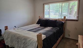 651 W Pearl St, Aurora, MO 65605