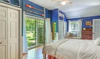 44 Washington Rd, Barrington, RI 02806