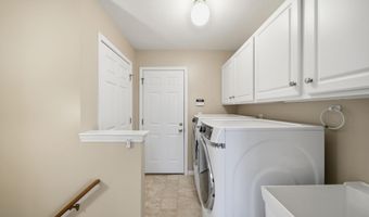 2463 Orient Dr, Adrian, MI 49221
