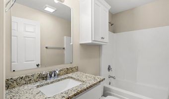 390 Rosalie Maria Dr, Biloxi, MS 39531