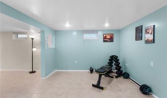 32 Waterman Ave, Johnston, RI 02919
