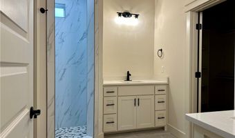 47 Glasgow Dr, Bella Vista, AR 72715