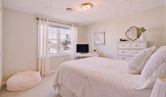 26 Scituate Farms Dr, Cranston, RI 02921