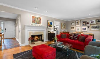 2202 Pine Grove Ct, Ann Arbor, MI 48103