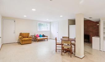6049 AVON Dr, Bethesda, MD 20814