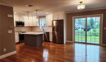 3 Sutcliffe Ave, Lincoln, RI 02865