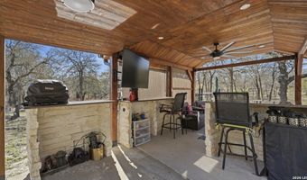 828 SHADY GROVE Ln, Adkins, TX 78101
