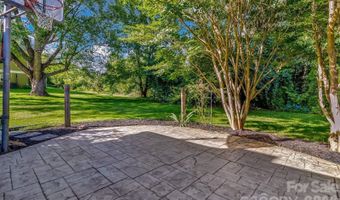 5 Fairway Dr, Arden, NC 28704