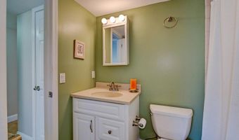 16 Great Horned Owl Ct, Allamuchy Twp., NJ 07840