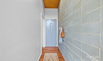 2116 Mcclintock Rd 232, Charlotte, NC 28205