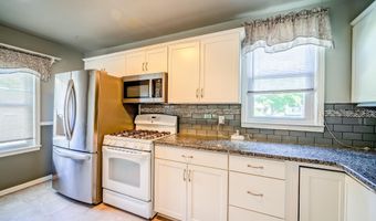 6027 Kim Ave, Allen Park, MI 48101