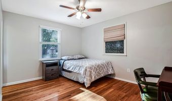 4406 ROUNDHILL Rd, Alexandria, VA 22310