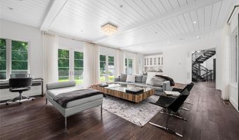 68 Fresh Pond Rd, Amagansett, NY 11930