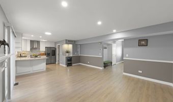 903 Old Oak Cir, Algonquin, IL 60102