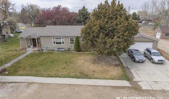 30 N Division St, Cowley, WY 82420