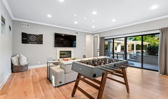17980 Rancho St, Encino, CA 91316