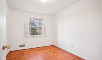 8928 CHELTONHAM Pl, Annandale, VA 22003