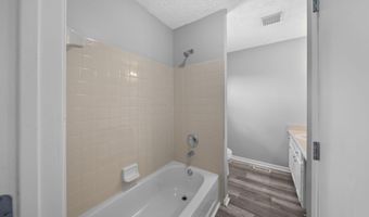 2392 Minerva Park Pl, Columbus, OH 43229