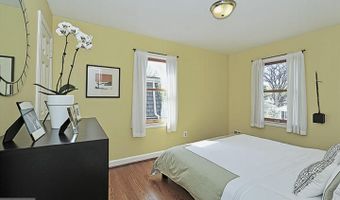 21 E OAK St E, Alexandria, VA 22301