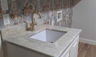 830 Magnolia Dr, Ada, OK 74820