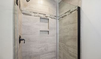 2660 W FALLEN OAK Dr, Appleton, WI 54913