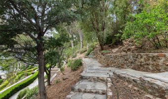 1561 Lookout Dr, Agoura Hills, CA 91301