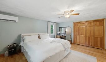 21 Portland St, Lincoln, RI 02838