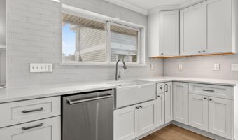 1766 BEACH Ave, Atlantic Beach, FL 32233