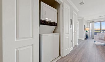 1050 N STUART St 611, Arlington, VA 22201