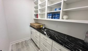 1064 Duke Dr, Bauxite, AR 72011