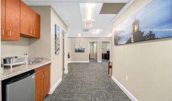 6 Blackstone Valley Place Pl 205, Lincoln, RI 02865