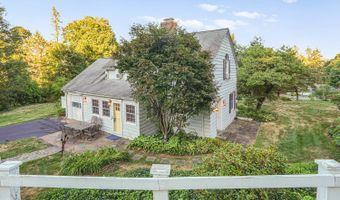 35 Lakewood Cir N, Manchester, CT 06040