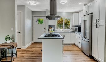 14730 SE LUELLA Ln, Milwaukie, OR 97267