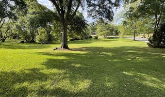 23 B St, Bay Springs, MS 39422