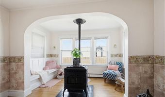 525 Willett Ave, East Providence, RI 02915