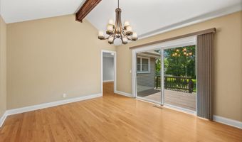 725 N Vista Dr, Algonquin, IL 60102