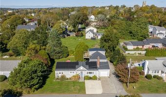 4 James St, Middletown, RI 02842