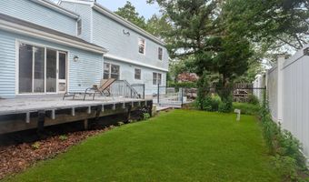 40 Elm St, Beachwood, NJ 08722
