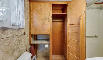 92 Cedar St, Belfast, ME 04915