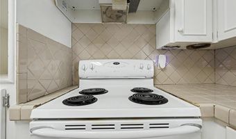 345 Lakeside Dr, Altus, OK 73521